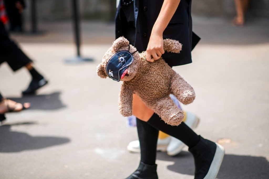 Идея для подарков: плюшевый медвежонок – самый модный аксессуар