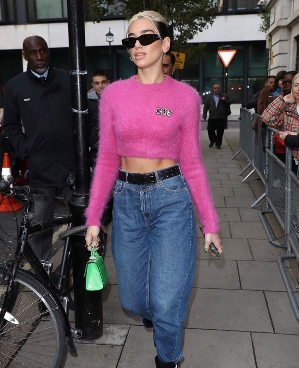 Самые модные джинсы весны 2020 – широкие - SportChic.ru