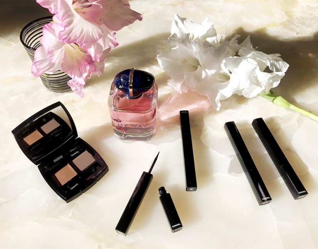 Новинки августа: Chanel – для выразительного взгляда, Armani – запах лета