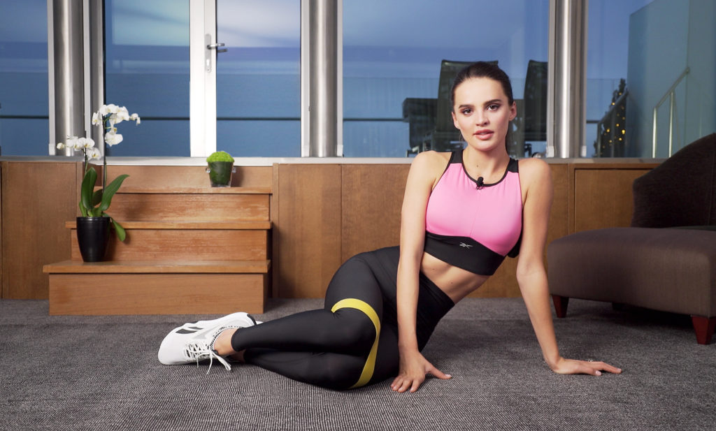 SportChic x ivi: тренируйтесь вместе со звездами и смотрите фильмы бесплатно