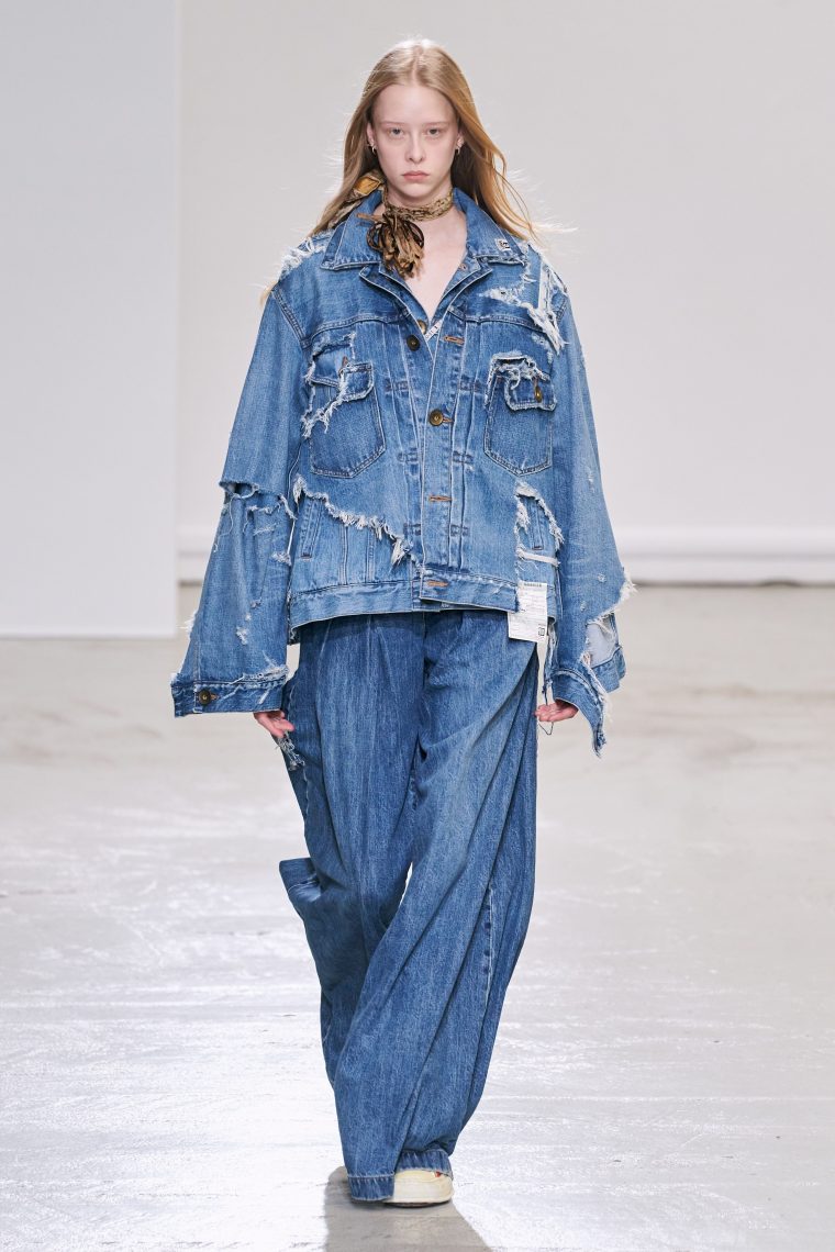 Модные джинсы оверсайз