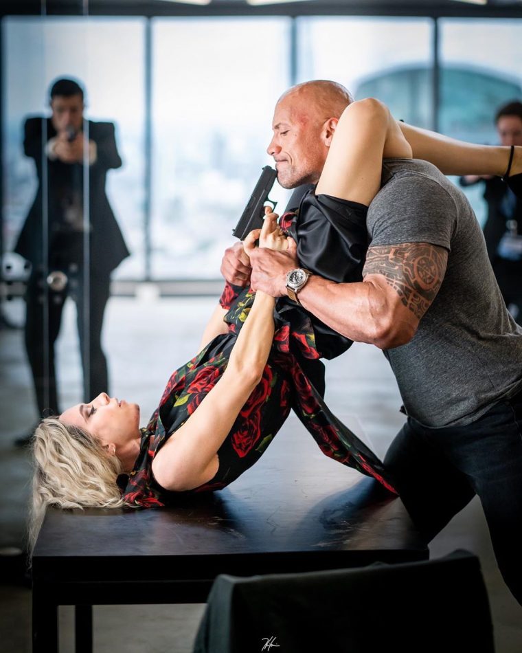 Ванесса Кирби и Дуэйн Джонсон