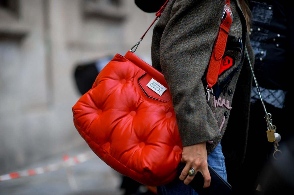 «Дутые» сумки – самые модные этой зимой