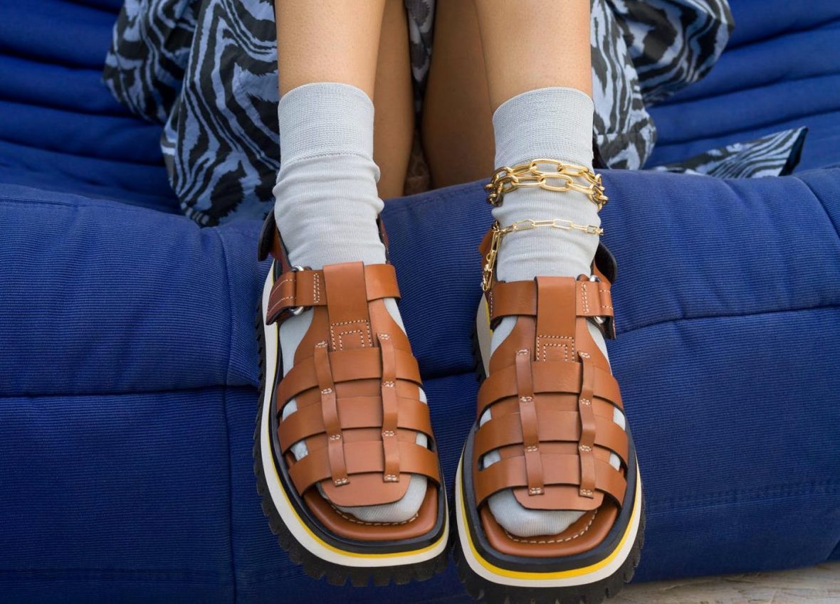 «Рыбацкие сандалии» – самая модная обувь этого лета