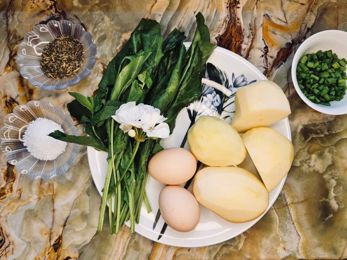 Вегетарианский суп из щавеля – традиционный дачный рецепт