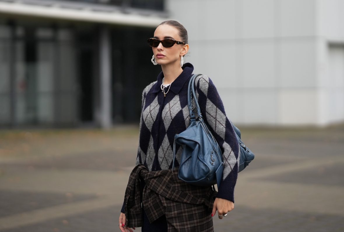 В стиле преппи: три модных свитера 2026 года